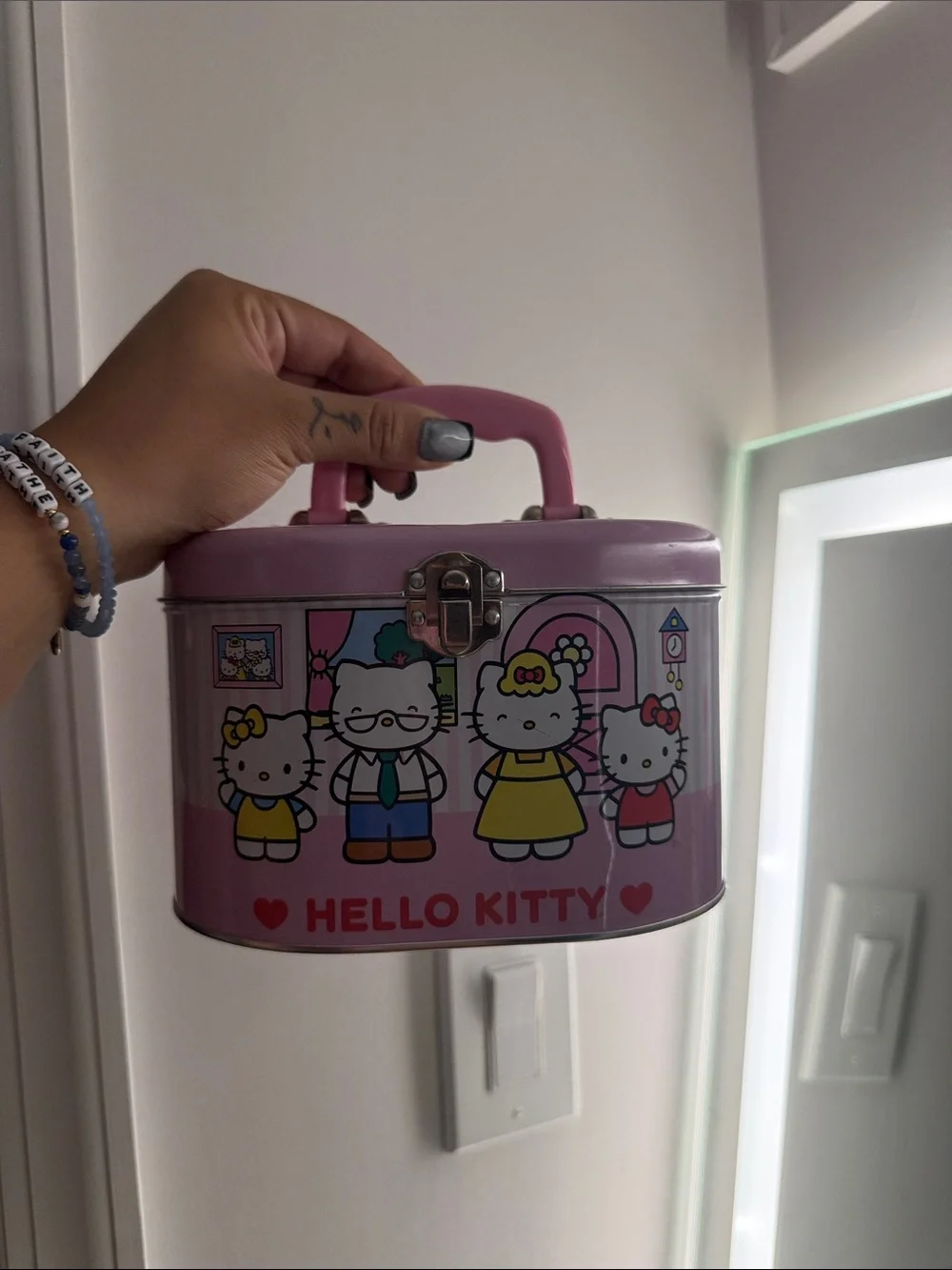 Hello Kitty Pink Metal Carry Tin Lunchbox